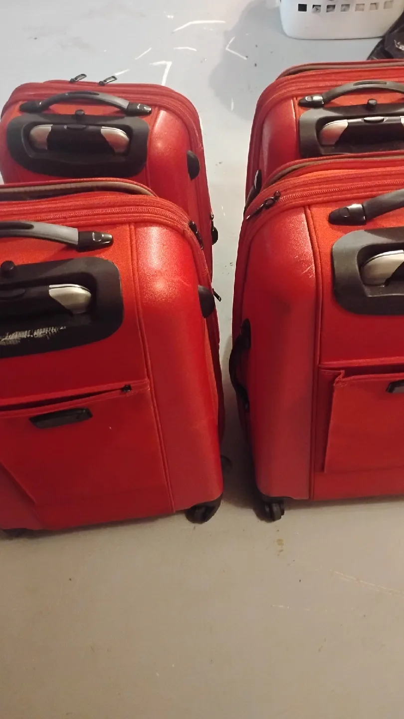 Red Luggage Set - 4 Piece image indicator(2)