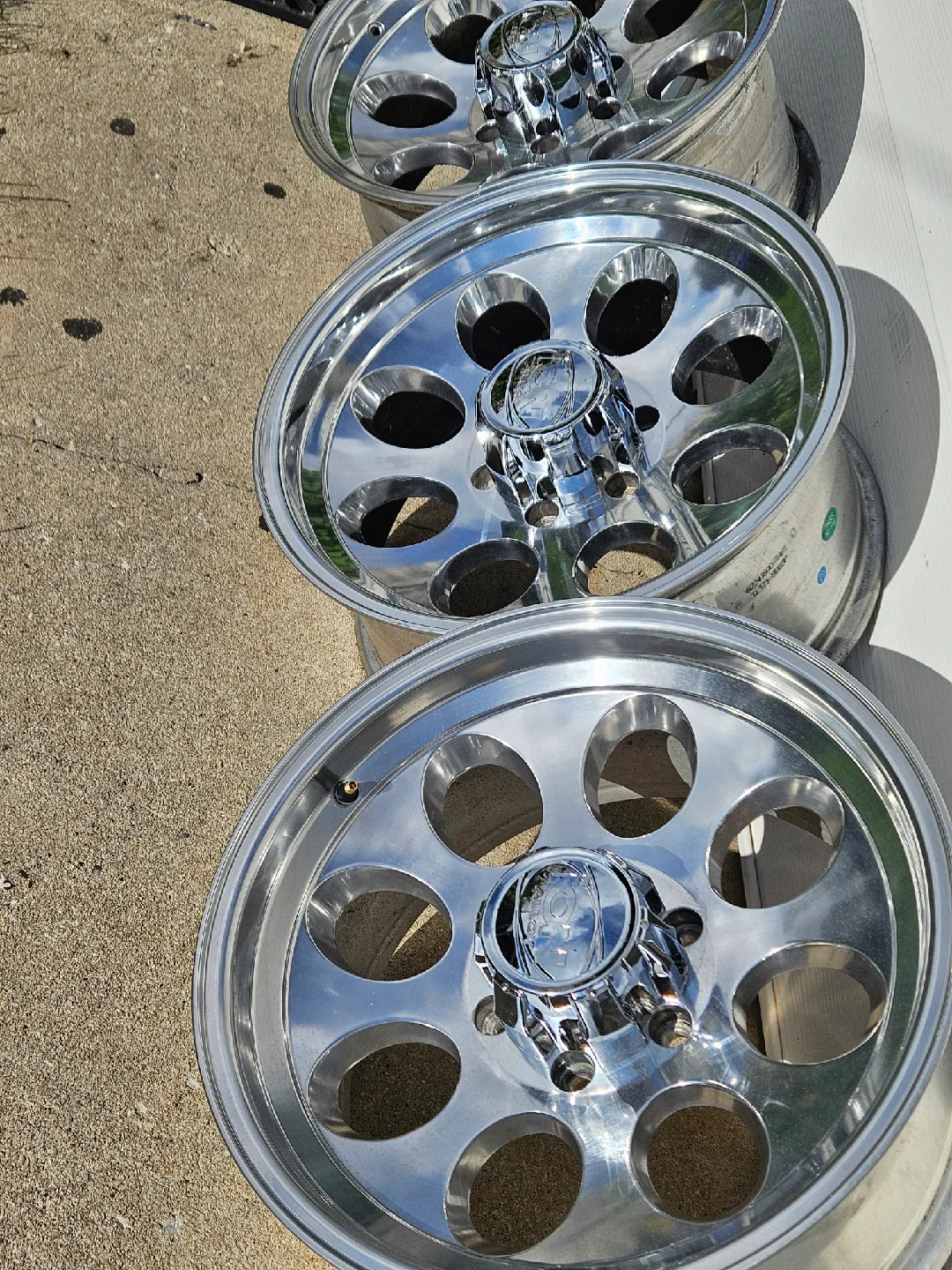 Chrome Wheels - Set of 4 image indicator(2)