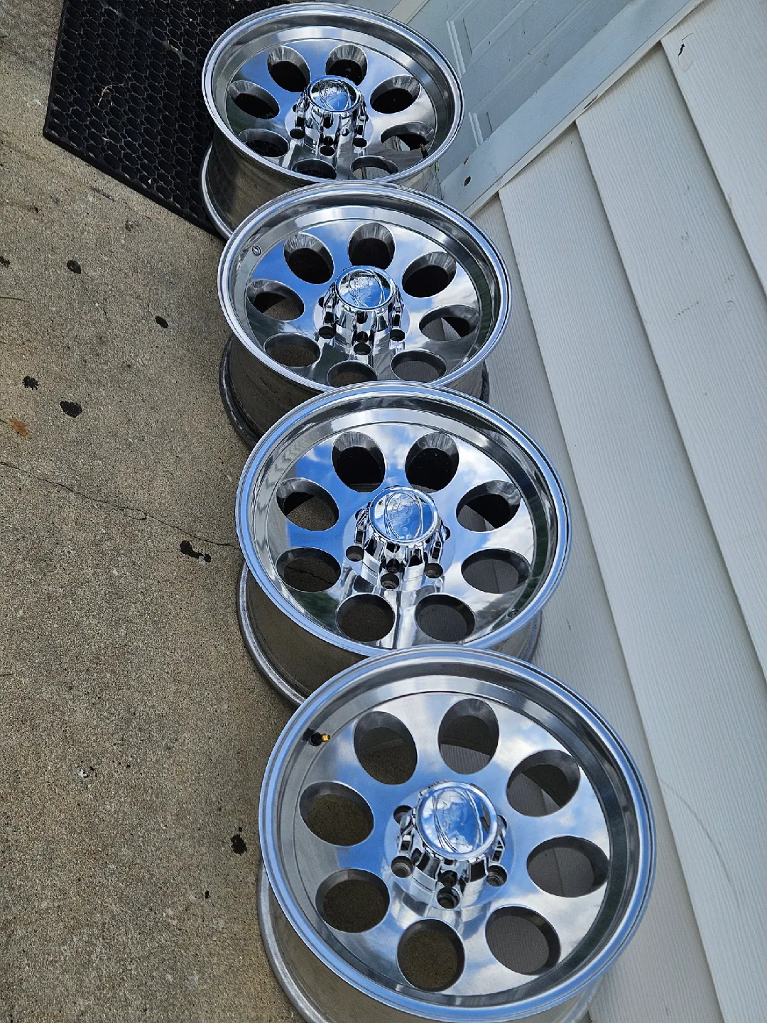 Chrome Wheels - Set of 4 image indicator(3)