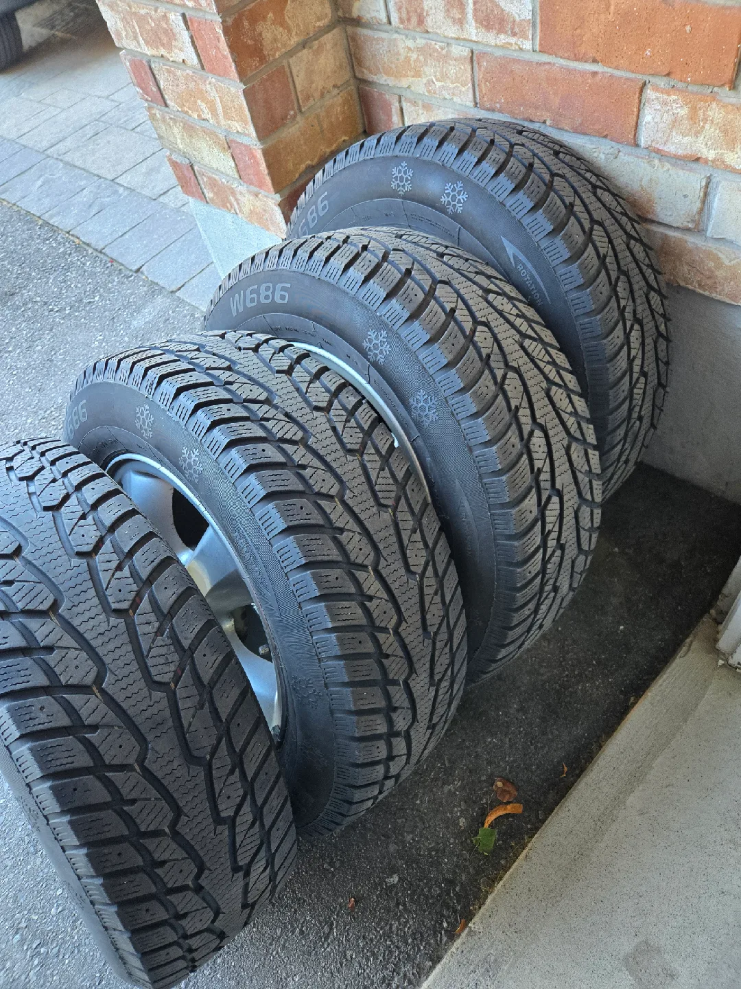 Ecovision W686 Winter Tires 225/65R16 image indicator(5)