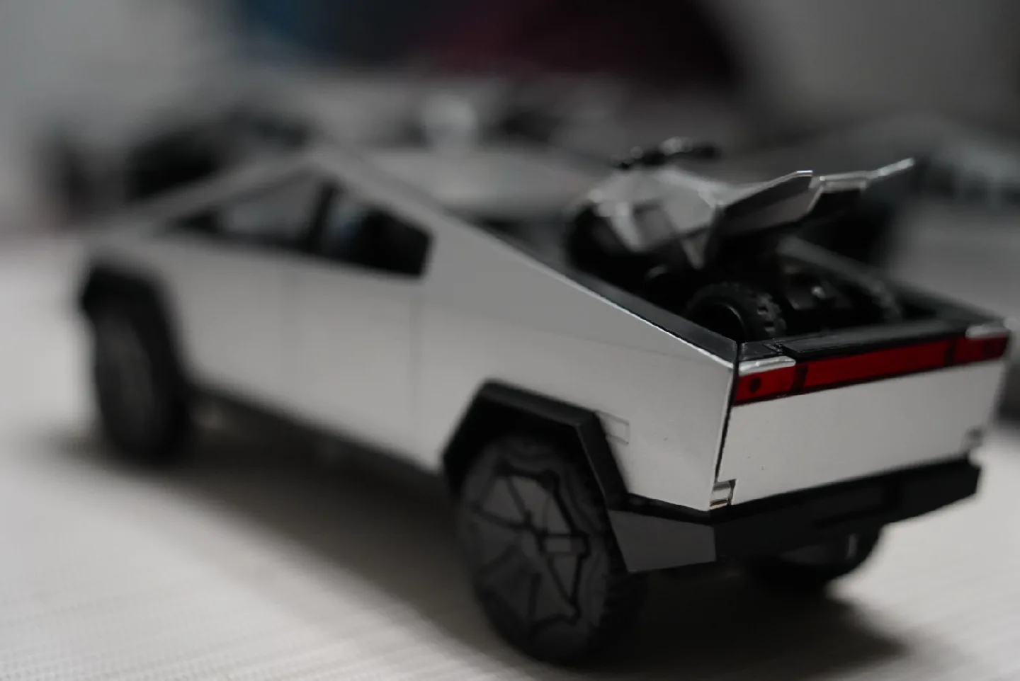 1:32 Cybertruck thumbnail