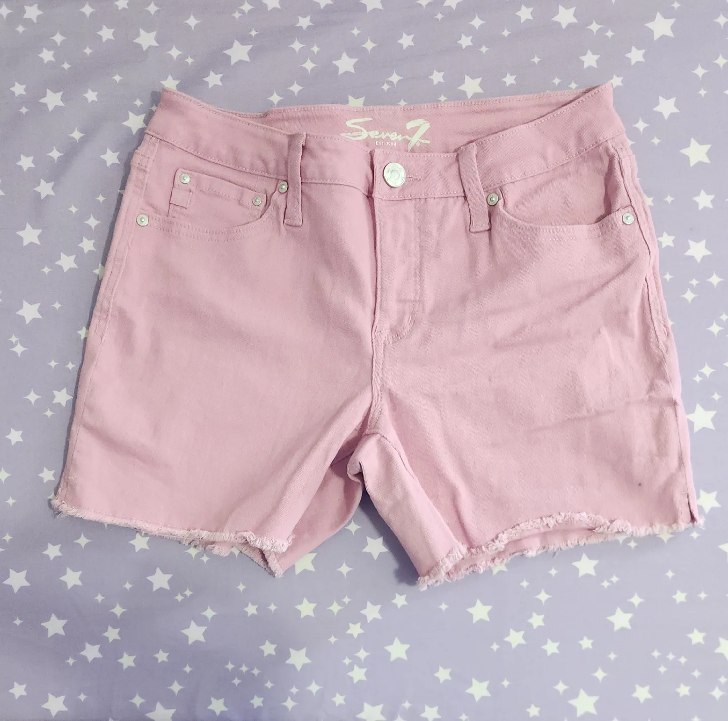 pink denim shorts 🥕