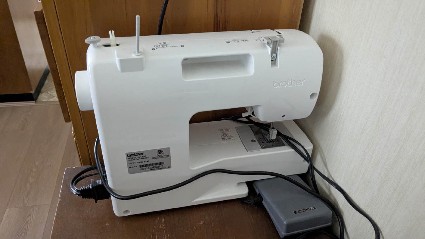Brother JX1400 Sewing Machine - photo 2