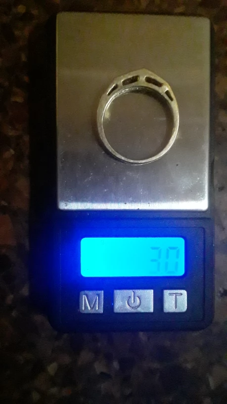 Gold diamond ring  - 3.0 grams - photo 3