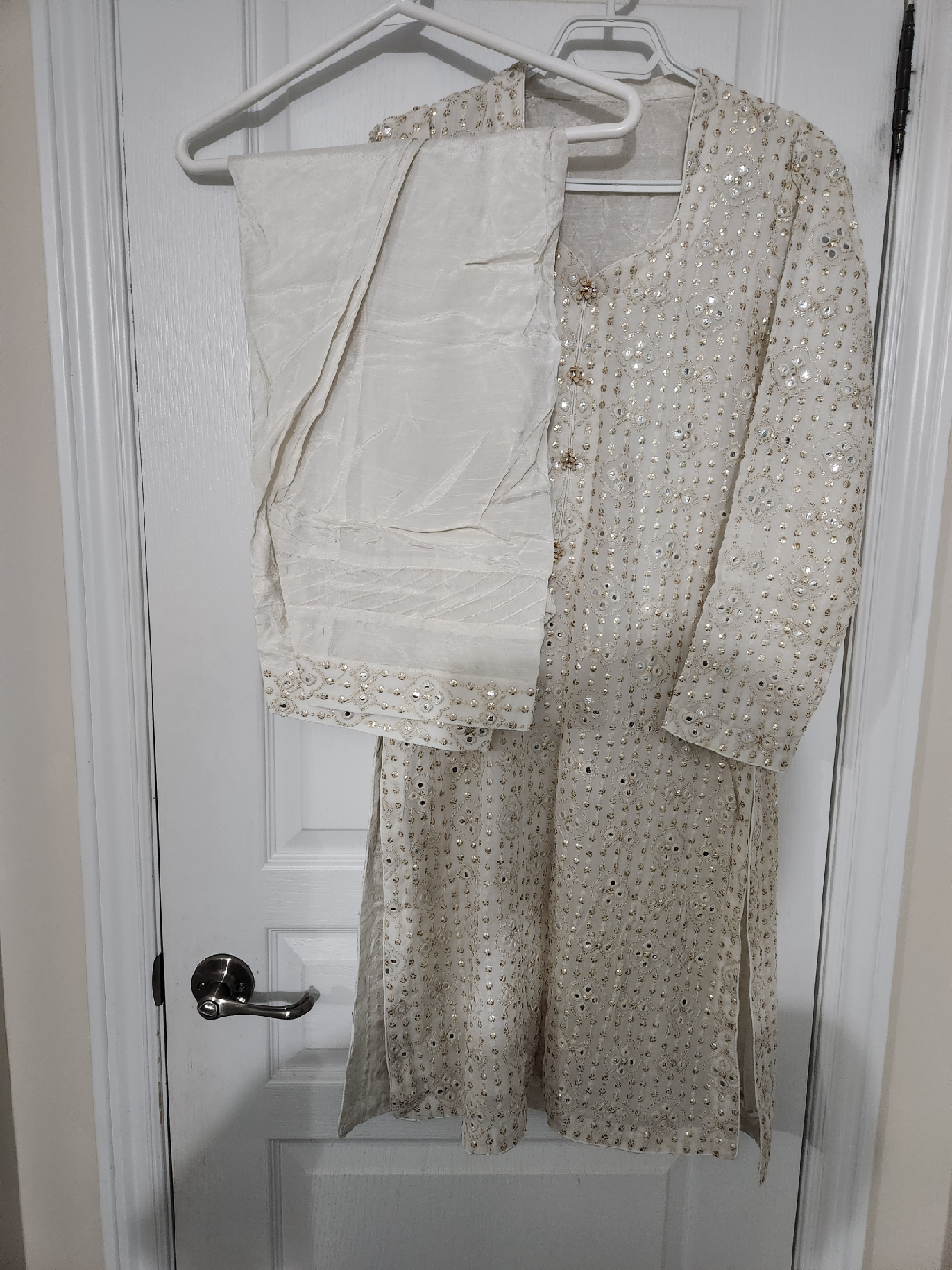Cream Embroidered Shalwar Kameez - photo 4