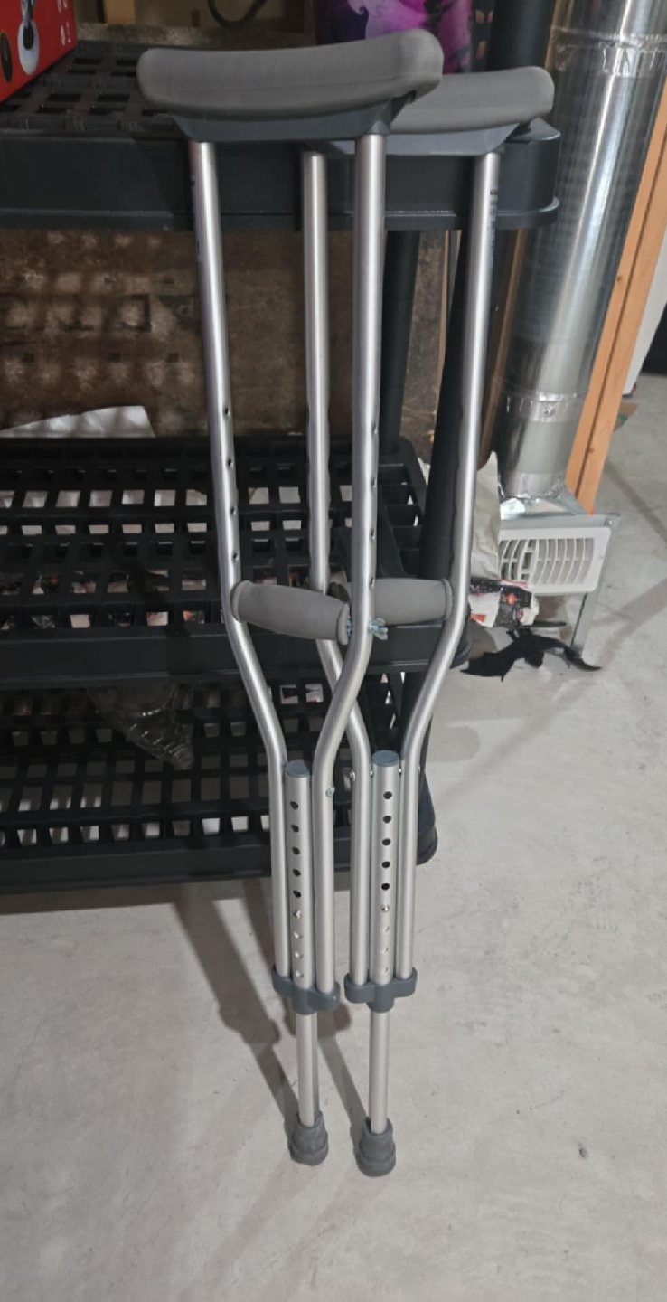 Adjustable Aluminum Crutches