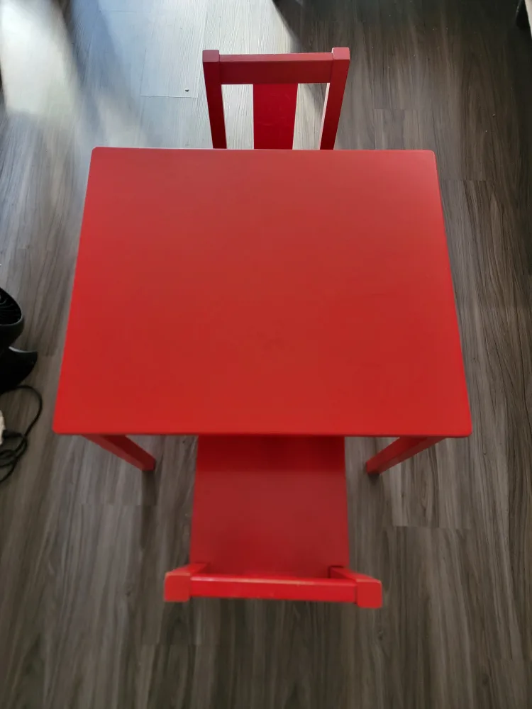 Red Kids Table and Chair Set image indicator(2)
