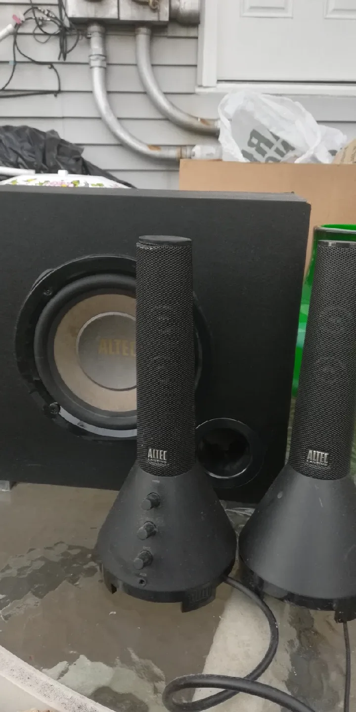 Altec Lansing 2.1 Speaker System