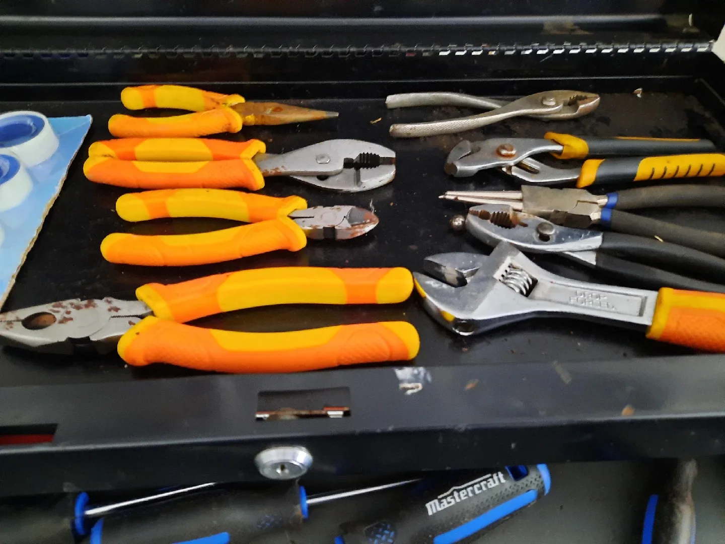 TOOL BOX ON WHEEL image indicator(2)