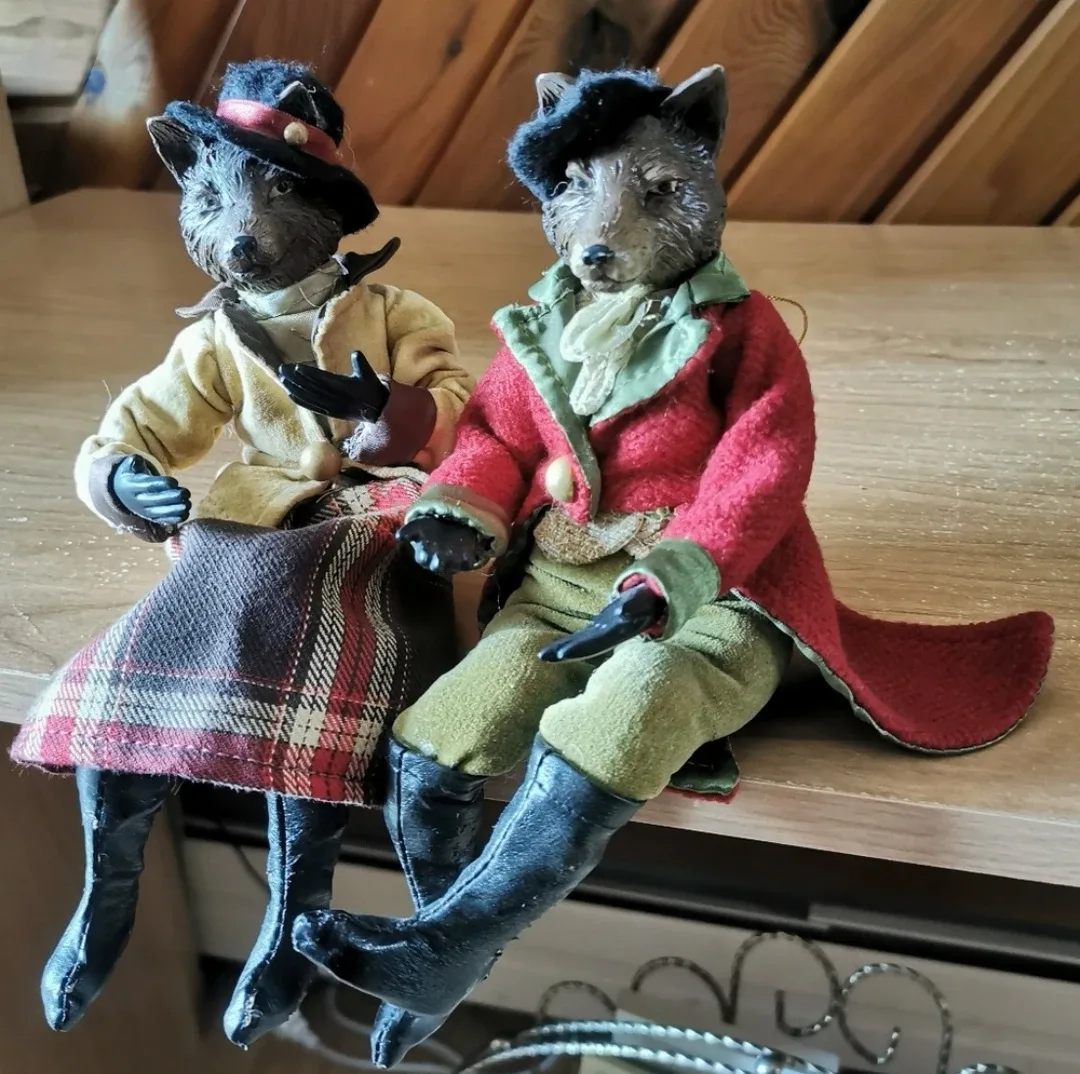 Vintage Theatrical Wolves