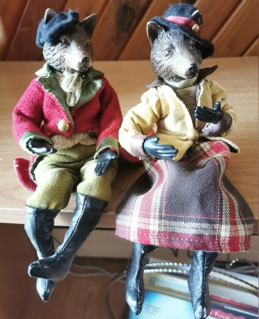 Vintage Theatrical Wolves image indicator(2)