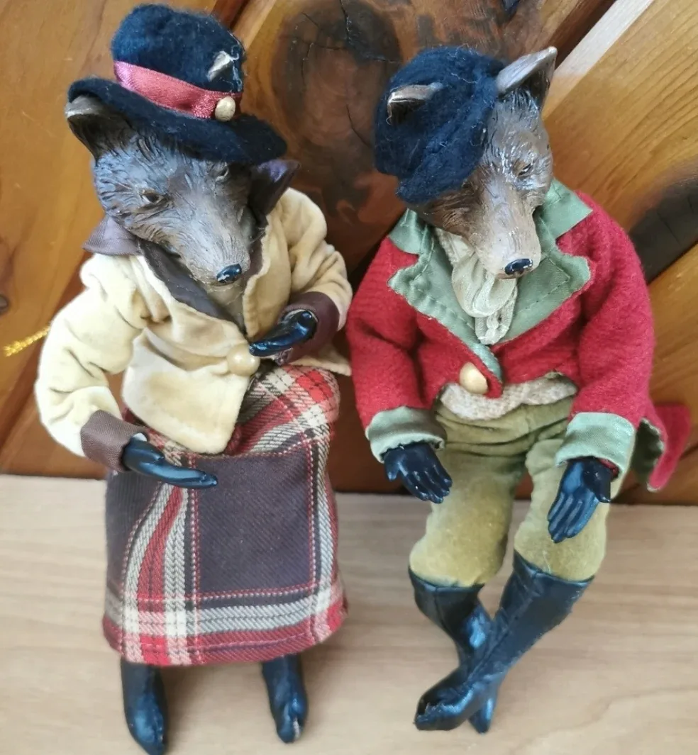 Vintage Theatrical Wolves image indicator(4)