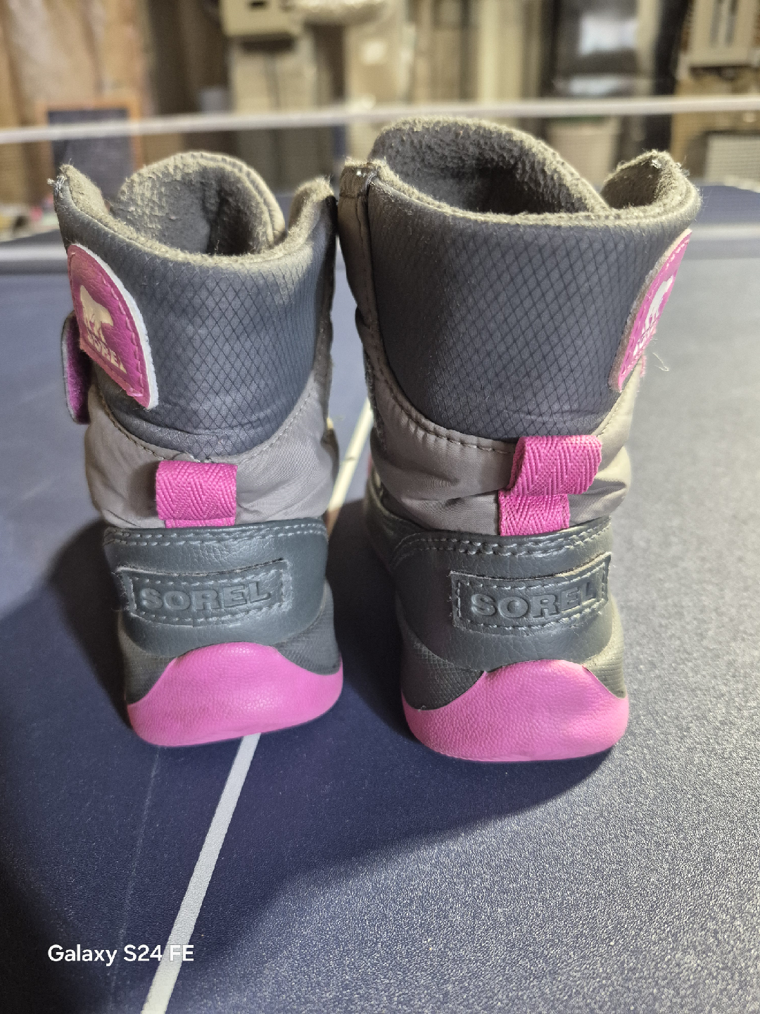 Kids Sorel boots, size 9US - photo 3