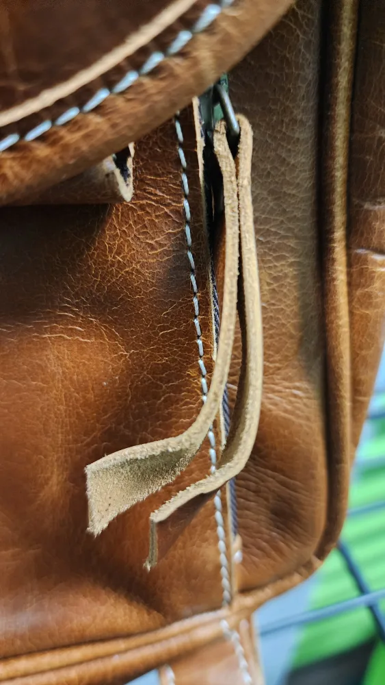 Brown Leather Backpack image indicator(4)