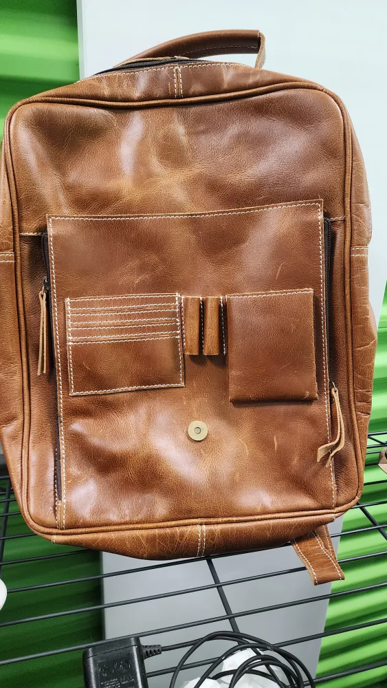 Brown Leather Backpack image indicator(5)