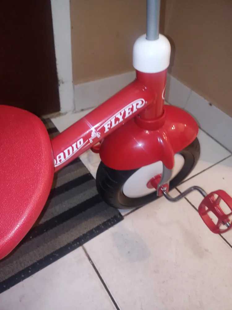 Radio Flyer Tricycle image indicator(2)