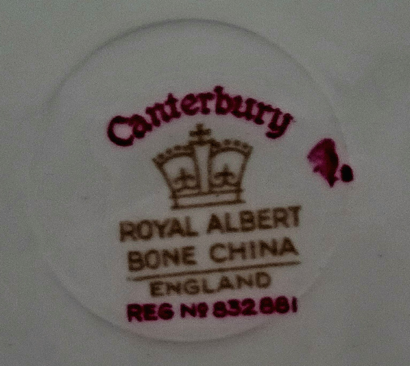 Royal Albert Canterbury Pattern 9" Cake Plate - photo 3