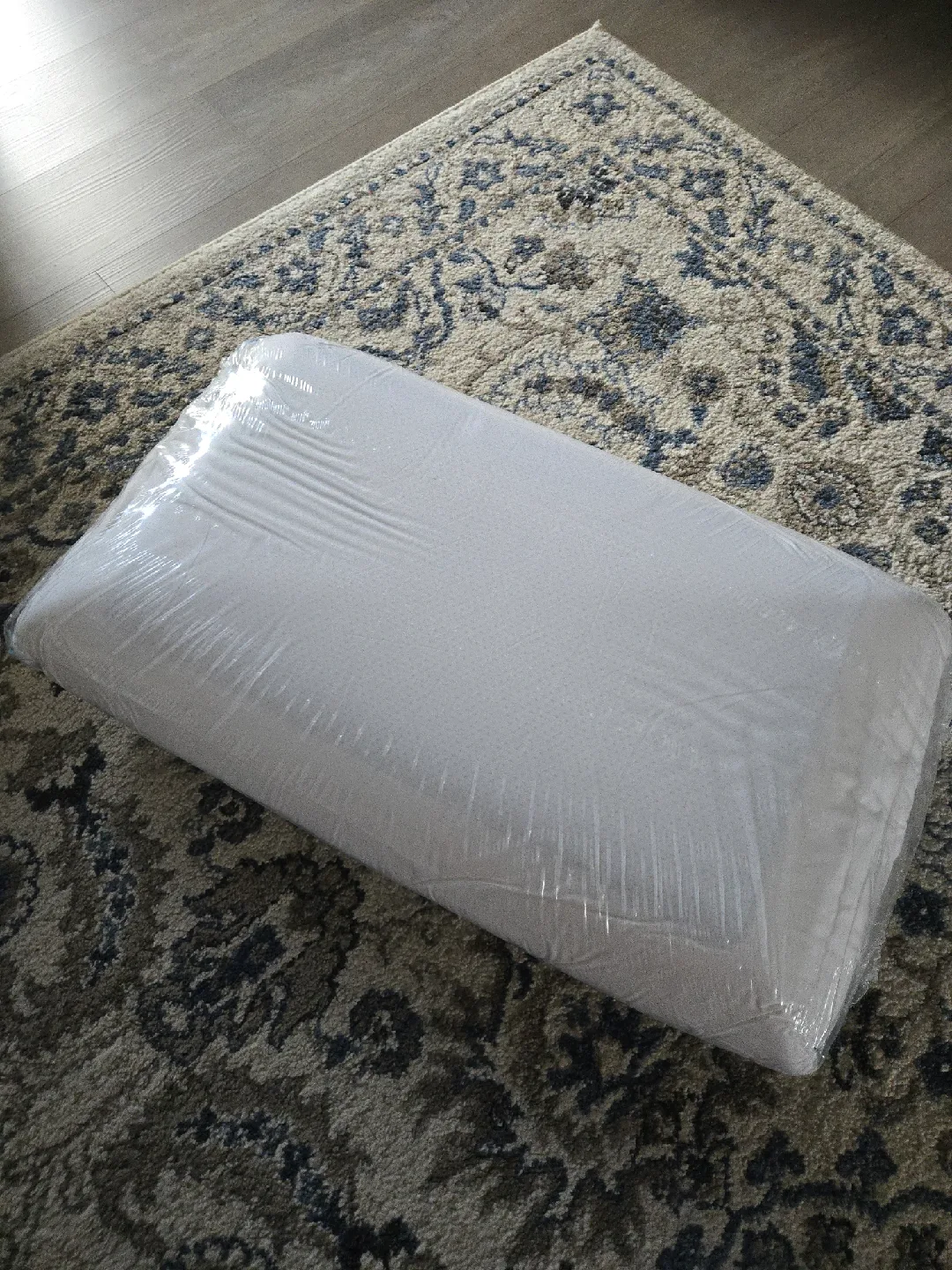 Tempur-Pedic Breeze Dual Cooling Pillow – Queen Size thumbnail