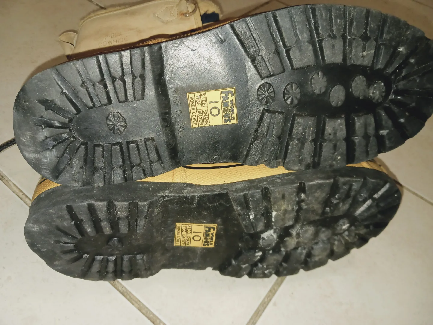 🧡 !! Stay warm!! World Famous Glacier Boots Size 10 image indicator(5)