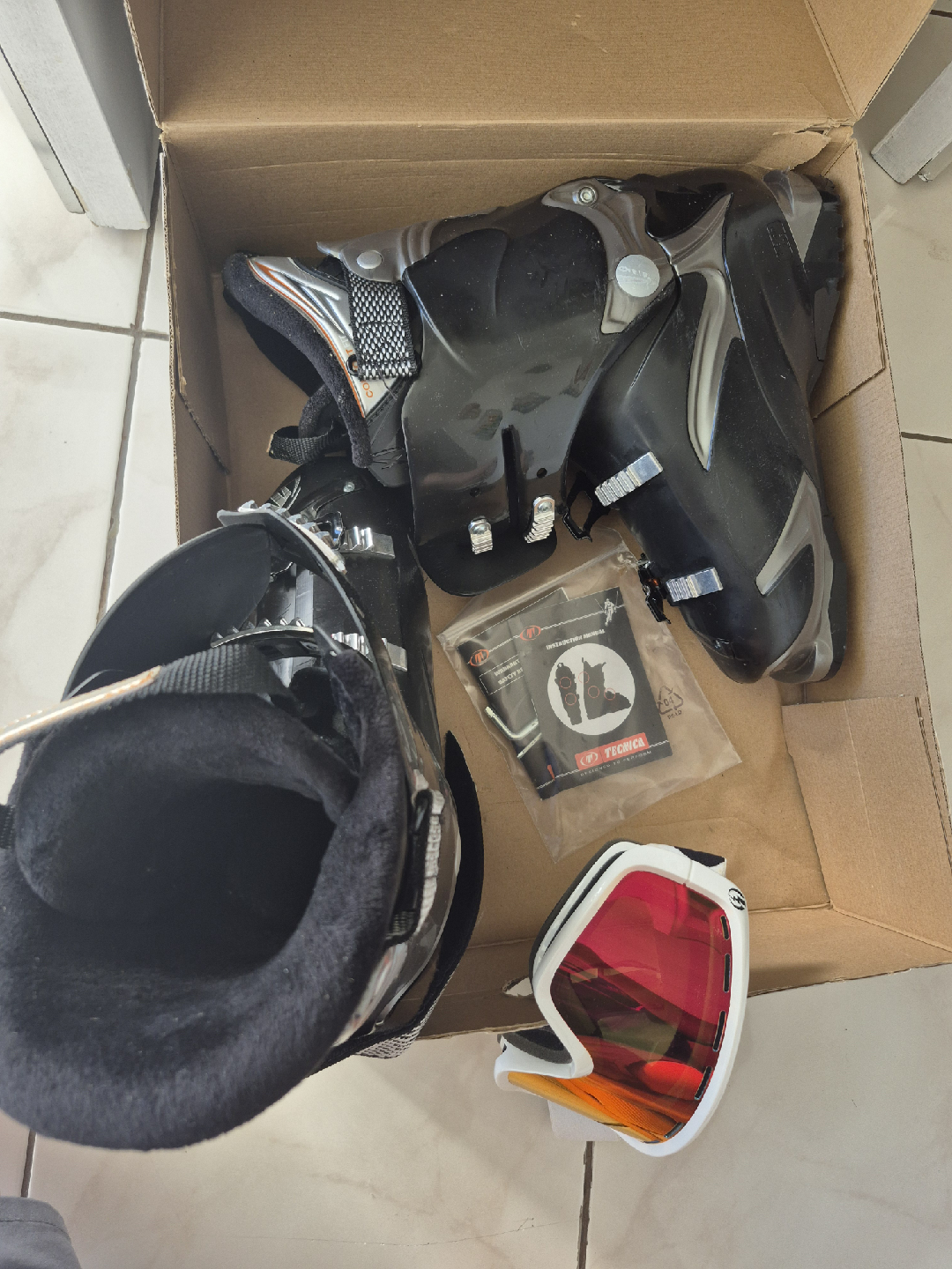 Tecnica Phoenix 70 Comfortfit Ski Boots - Size 8