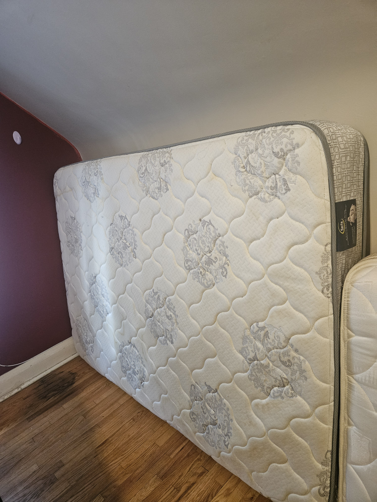 Used Mattress - photo 3