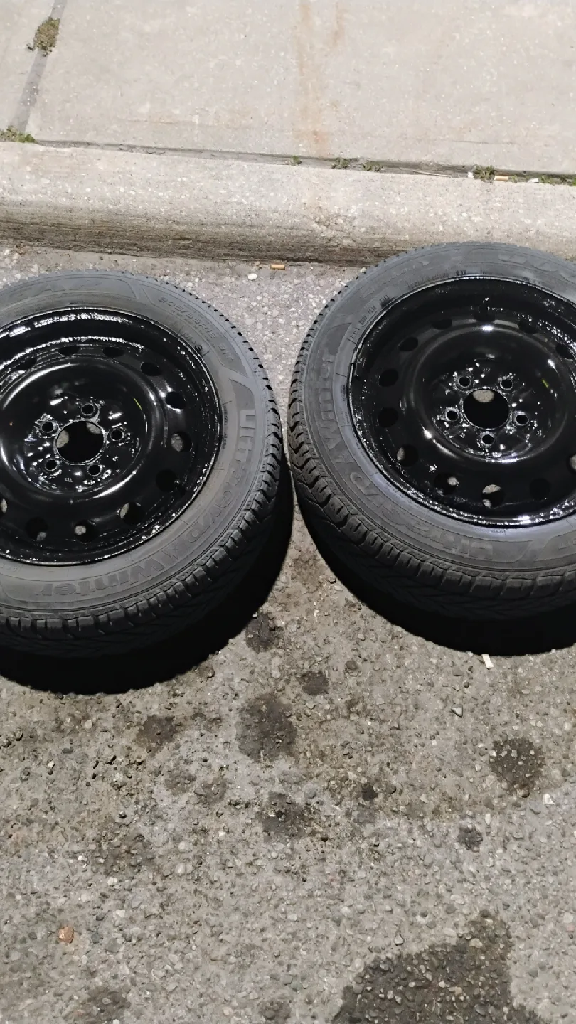 Set of 2 Winter Tires 205/55R16 image indicator(5)