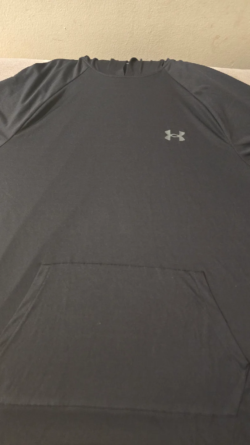 Under Armour Black Hoodie - Size L image indicator(2)