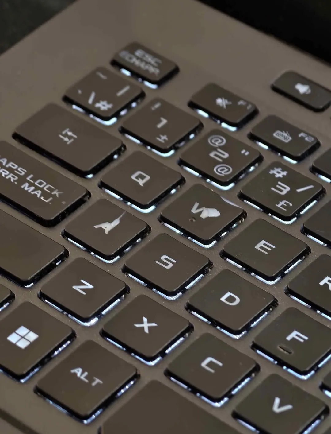 SALE Zephyrus G14 2022 image indicator(5)