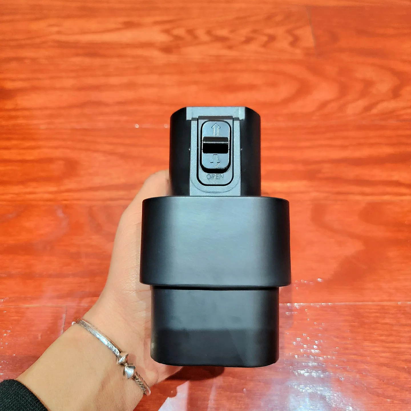 NACS to CCS1 Tesla EV Supercharger Adapter image indicator(7)