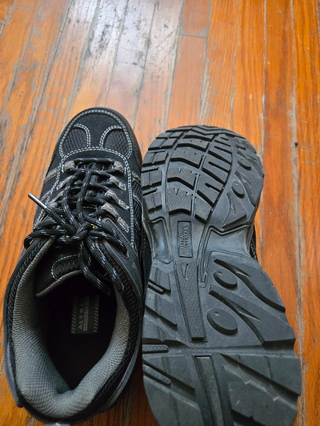 Men's Safety Shoes (steel toe) - Size 10 US image indicator(2)