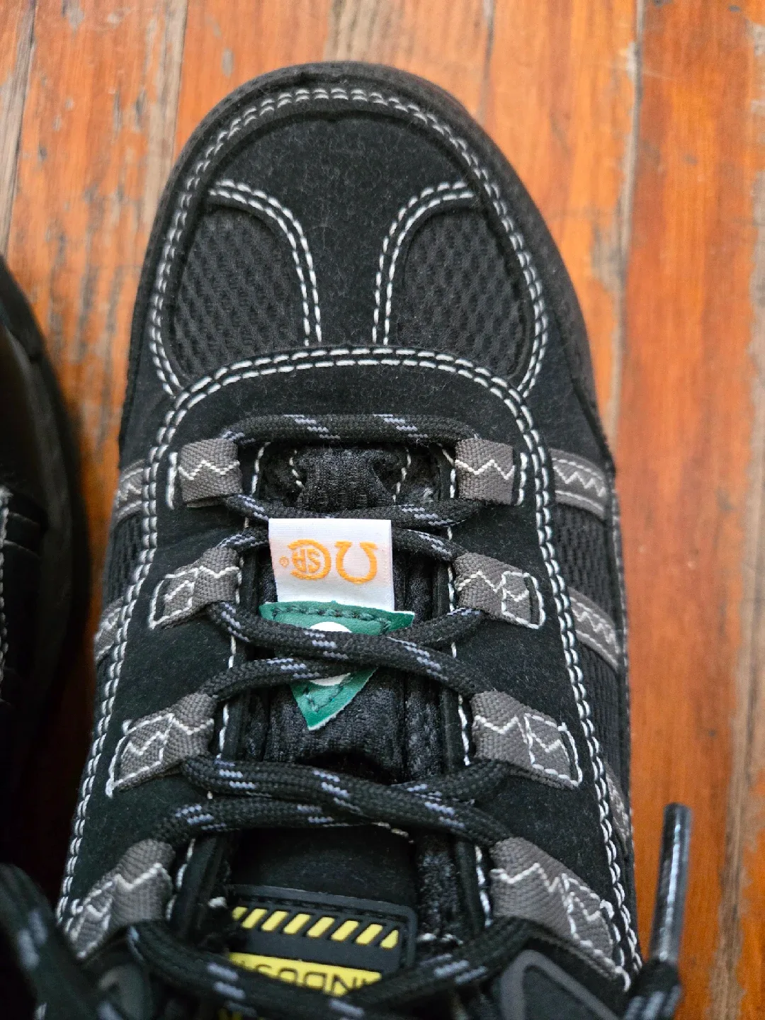 Men's Safety Shoes (steel toe) - Size 10 US image indicator(4)