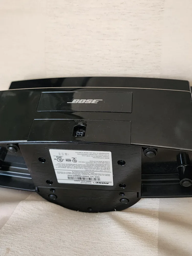 Bose SoundDock with Invery Bluetooth Adapter image indicator(2)