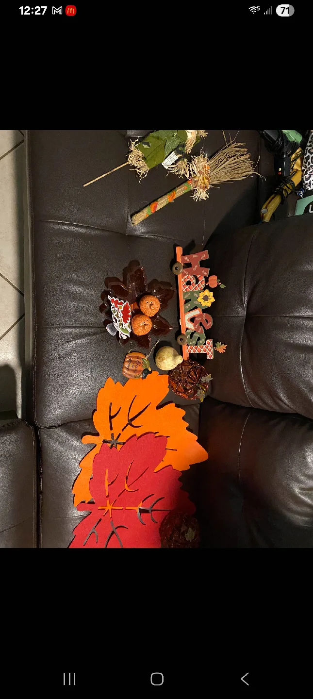 Fall themed decorations thumbnail