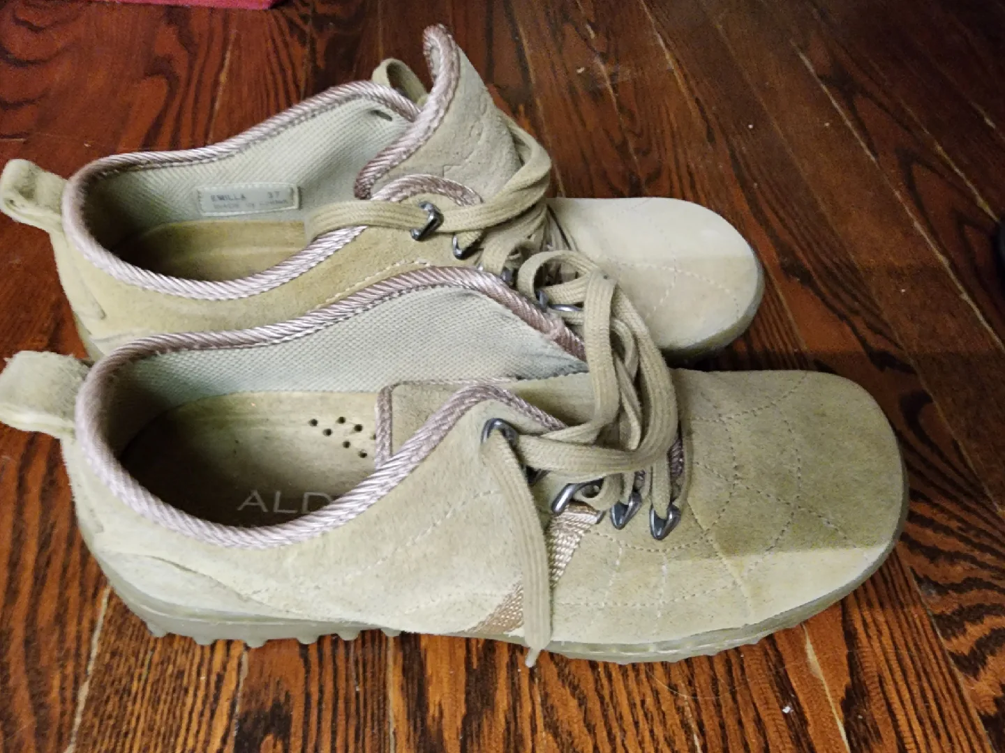 Aldo Ewilla Sneakers Size 7 Beige