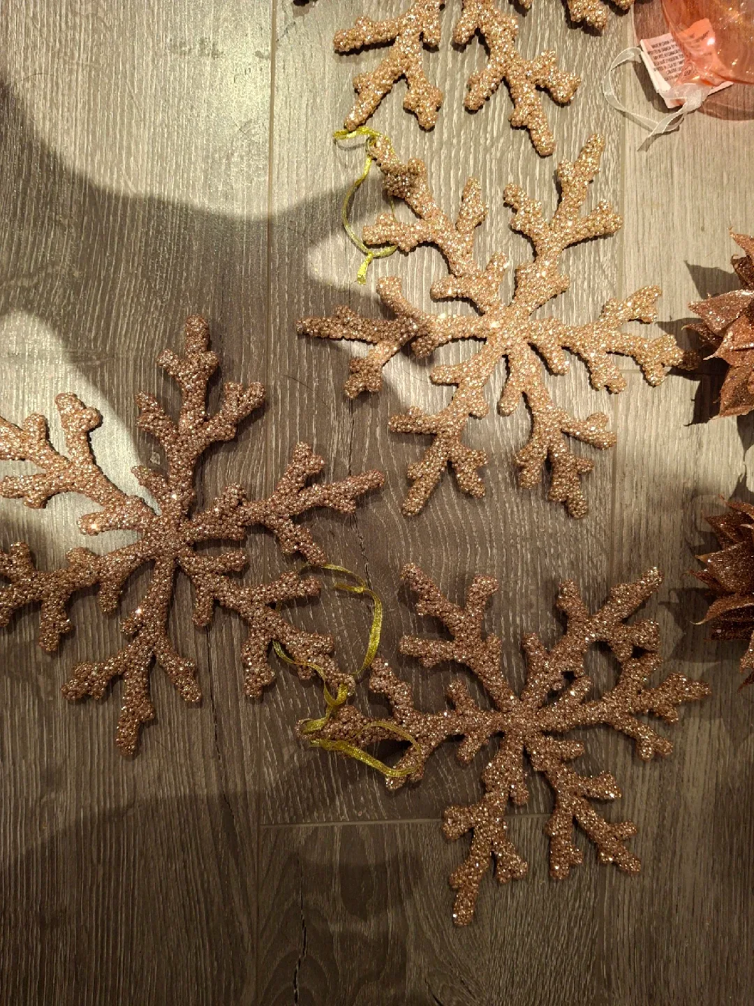 Rose gold Christmas bulbs image indicator(5)