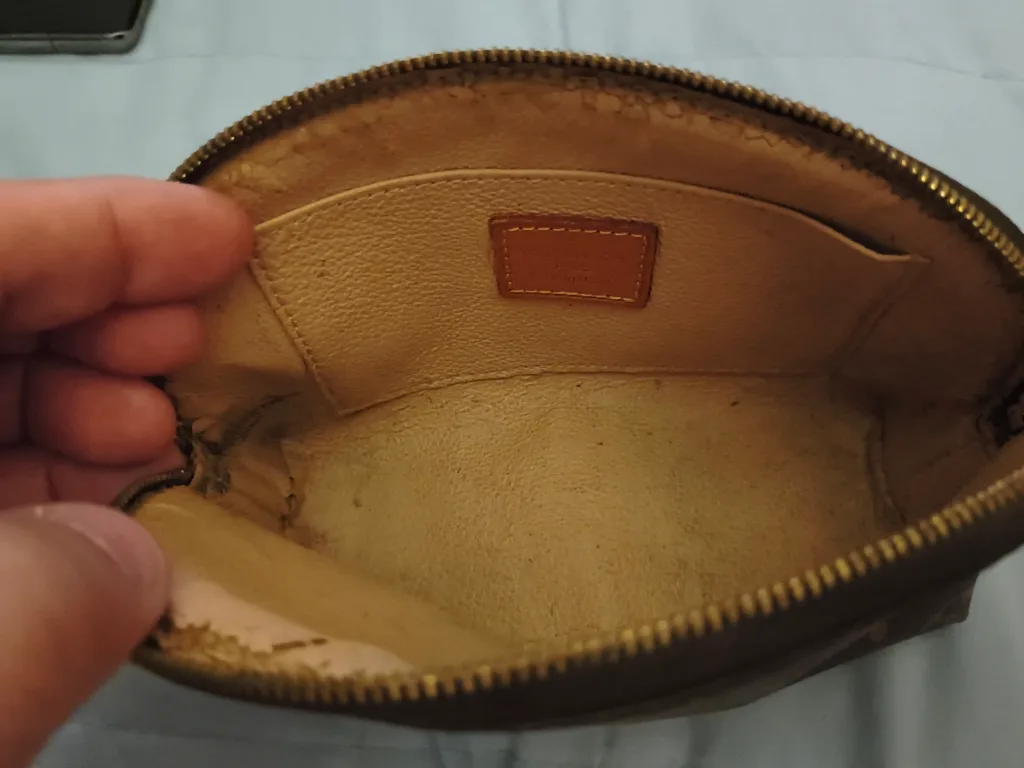 Louis Vuitton Monogram Cosmetic Pouch image indicator(4)