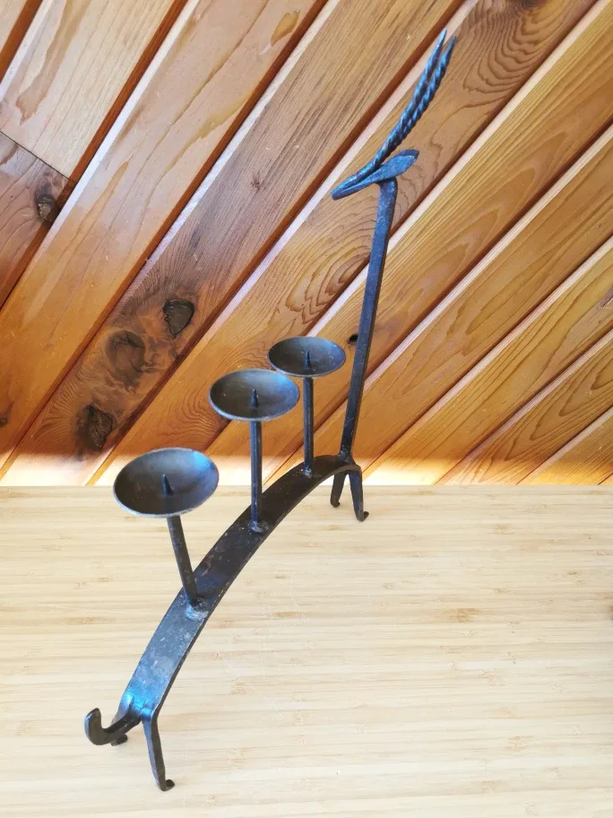 Brutalist Style Gazelle Candle Holder image indicator(3)