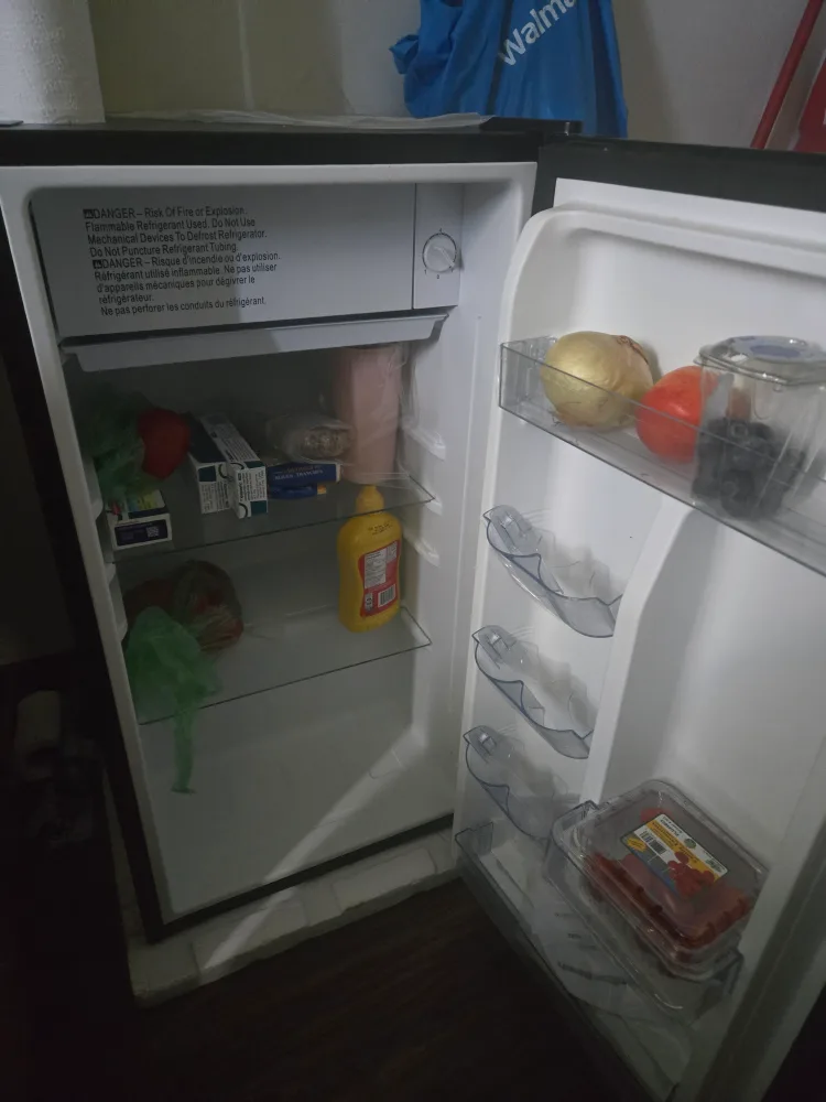 Hamilton Beach Compact Fridge - Black image indicator(2)