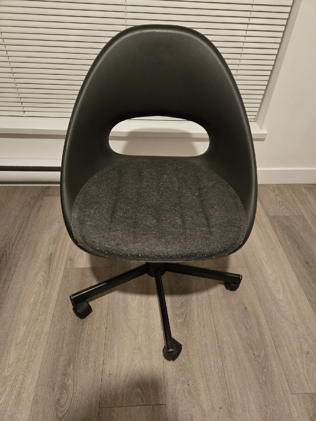Black Swivel Desk Chair (Eldberget IKEA) + Pad - photo 2