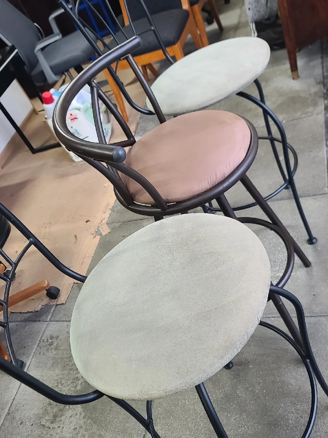 Set of 3 Bar Stools - Black Metal Frame