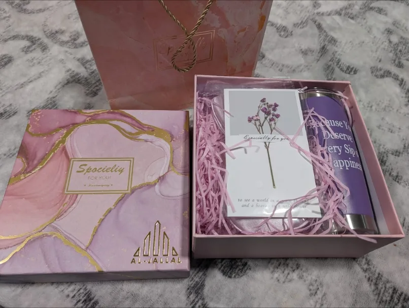 Lunaire Spa Gift Set For The Gorgeous ladies image indicator(7)