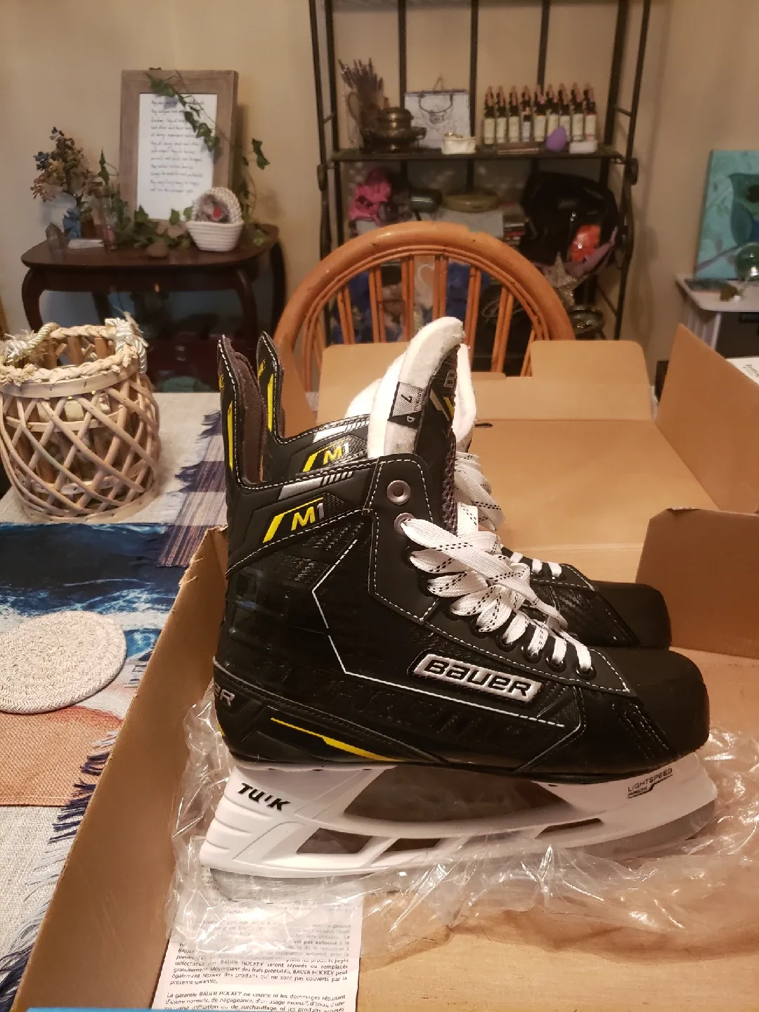 Bauer Supreme M1 Ice Skates - Size 7.0 image indicator(3)