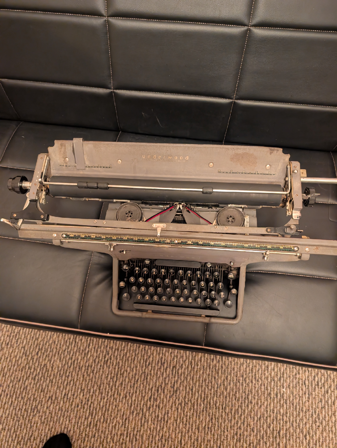 Vintage 1947 working  Underwood Typewriter
