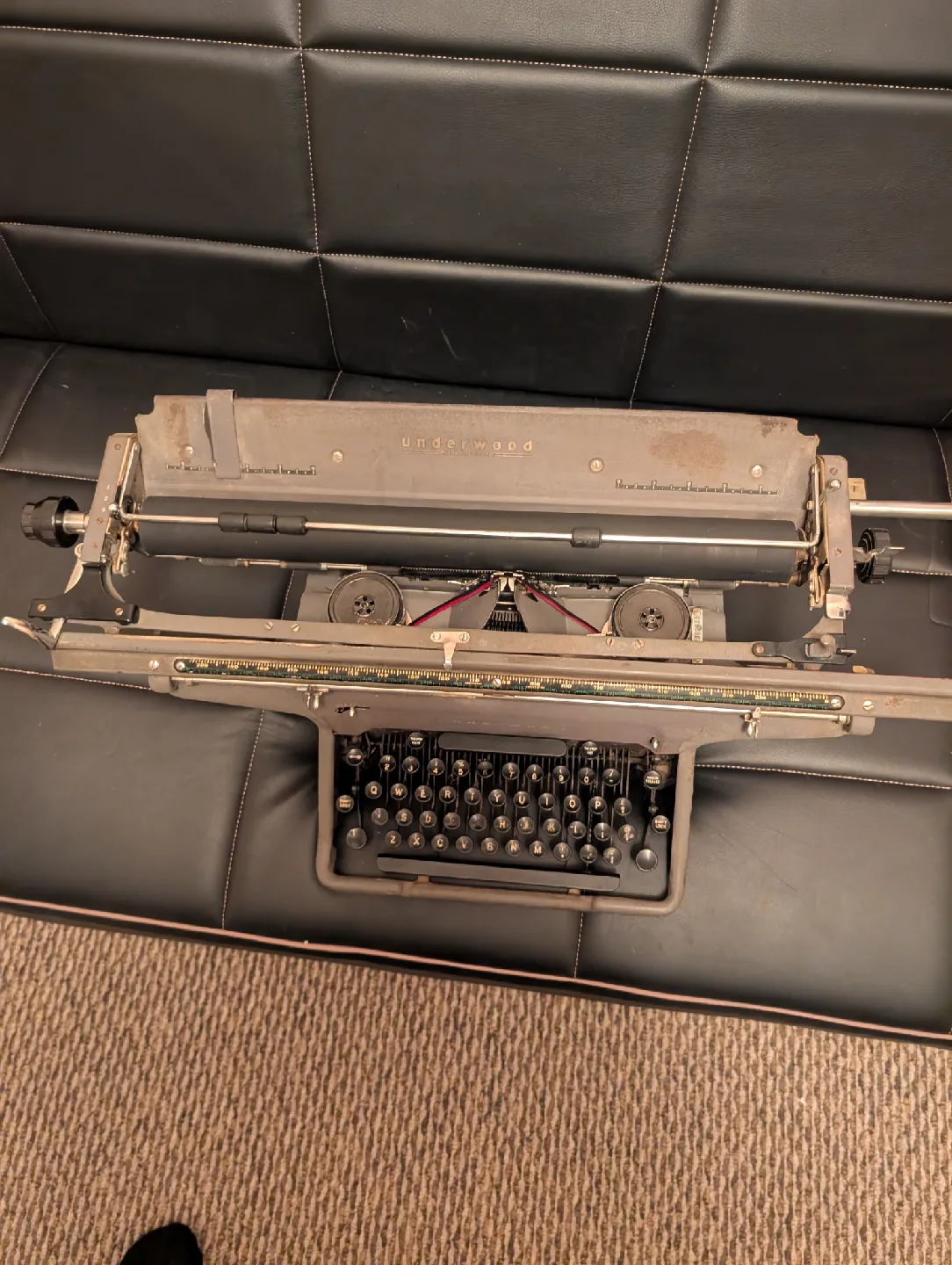 Vintage 1947 working  Underwood Typewriter