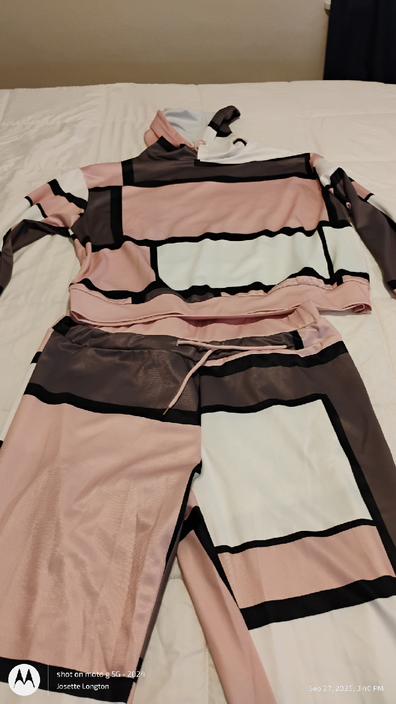 Soft cute and well cut Color Block Two-Piece Set Temu.  Too snug - photo 2