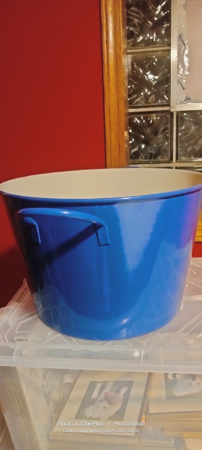 Blue Beverage Tub
