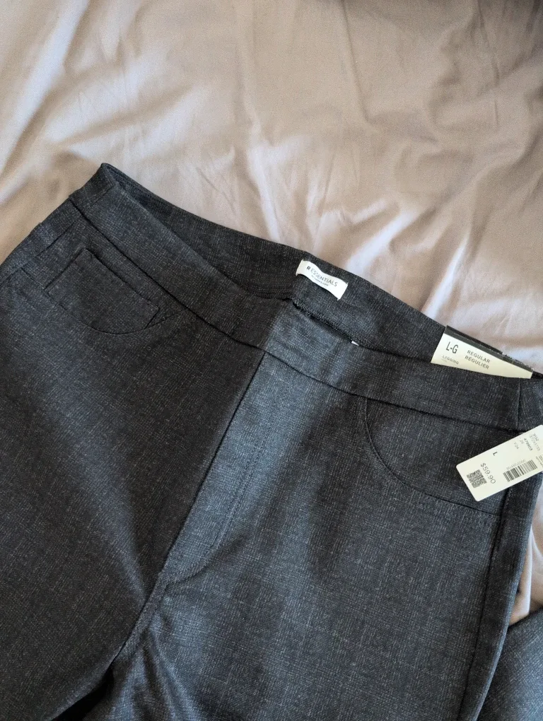 Reitmans Essentials Leggings - Size L - New with Tags! image indicator(2)
