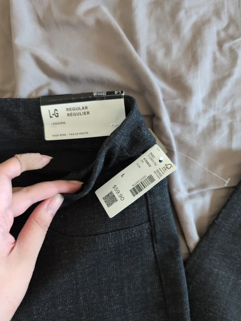 Reitmans Essentials Leggings - Size L - New with Tags! image indicator(4)