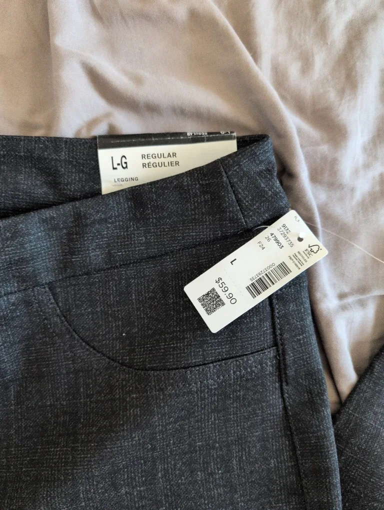 Reitmans Essentials Leggings - Size L - New with Tags! image indicator(5)