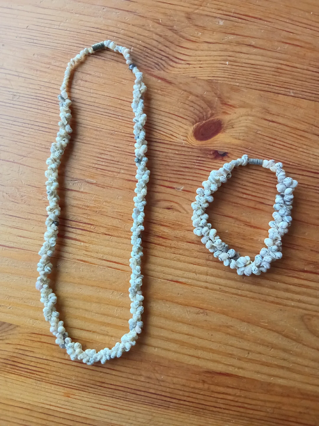 Seashell Necklace & Bracelet Set thumbnail